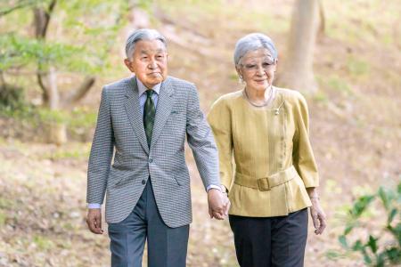 美智子さま号泣「雅子さん、イジメてごめんなさい。私たちの“老後の世話”をお願い」週刊誌が明かした皇族方の介護問題！まさかの謝罪に、紀子さま「長男夫婦に任せます」